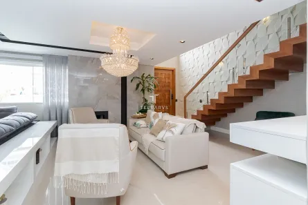 Casa com 4 Quartos à venda, 245m² no Santa Cândida, Curitiba
