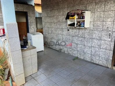 Casa com 3 Quartos à venda, 132m² no Parque das Amendoeiras, Goiânia