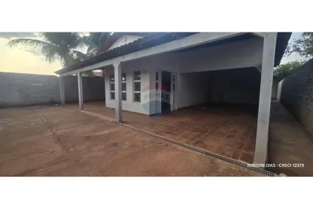 Casa com 3 Quartos para alugar, 209m² no Confresa, Confresa