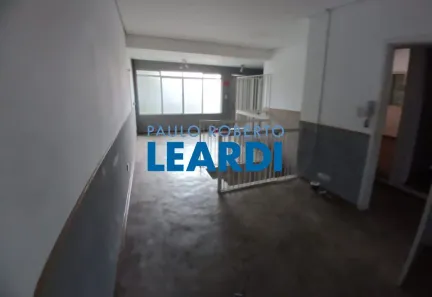 Casa com 3 Quartos para alugar, 220m² no Vila Romano, São Paulo