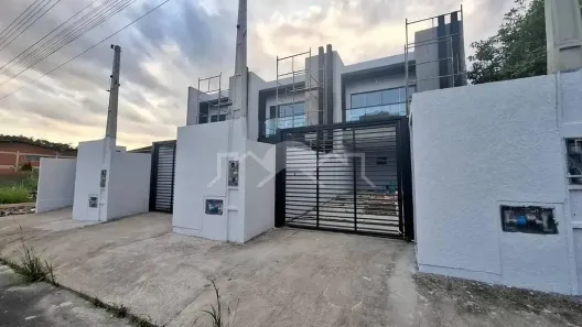 Sobrado com 3 Quartos à venda, 122m² no Anita Garibaldi, Joinville