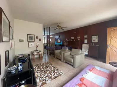 Casa com 3 Quartos à venda, 220m² no Campo Belo, São Paulo