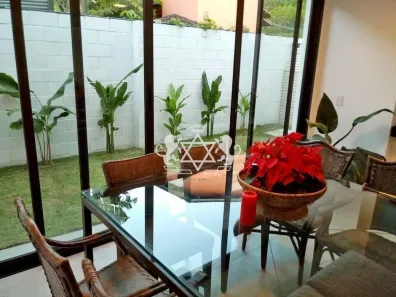 Sobrado com 5 Quartos à venda, 174m² no Camburi, São Sebastião