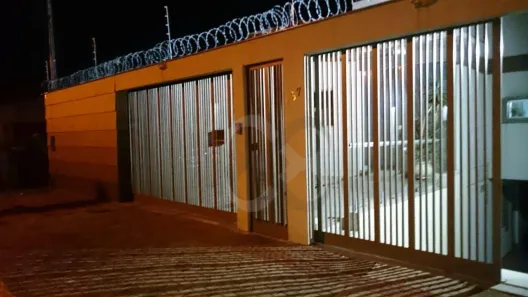 Sobrado com 4 Quartos para alugar, 240m² no Jardim Monte Sinai, Londrina