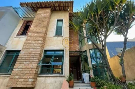 Sobrado com 4 Quartos à venda, 377m² no Vila Paiva, São Paulo