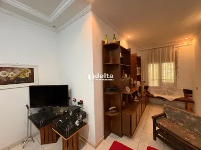 Casa com 4 Quartos à venda, 285m² no Santa Mônica, Uberlândia