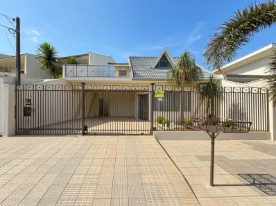 Sobrado com 4 Quartos à venda, 208m² no Zona 07, Maringá