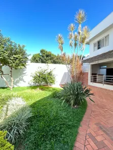 Sobrado com 3 Quartos à venda, 283m² no Centro, Araguari