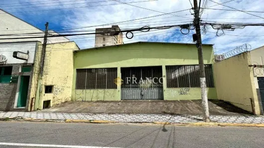 Galpão/Depósito/Armazém à venda, 332m² no Centro, Taubaté