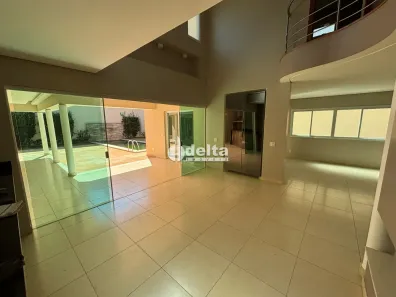 Casa de Condomínio com 4 Quartos à venda, 384m² no Morada da Colina, Uberlândia