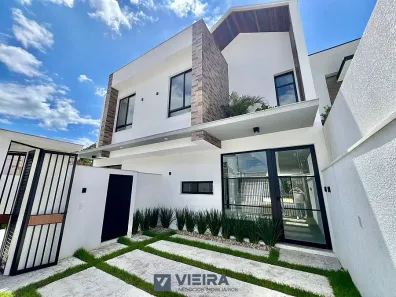 Sobrado com 3 Quartos à venda, 166m² no Centro, Camboriú
