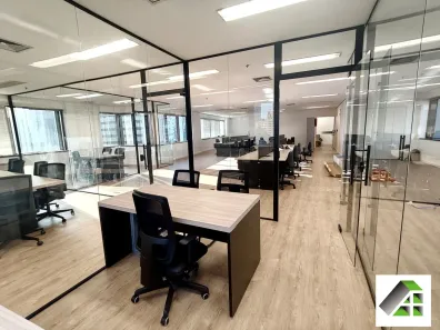Sala Comercial com 1 Quarto para alugar, 240m² no Cidade Monções, São Paulo