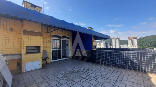Apartamento com 3 Quartos para alugar, 139m² no América, Joinville