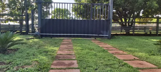 Casa de Condomínio com 5 Quartos à venda, 490m² no Jardim Vitória, Cuiabá