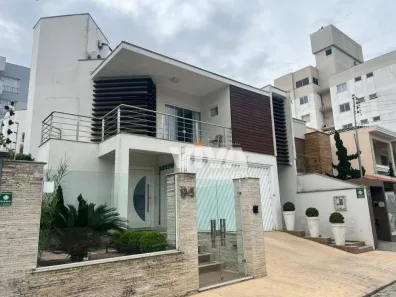 Casa com 3 Quartos à venda, 322m² no Ressacada, Itajaí
