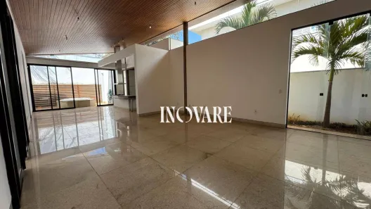 Casa de Condomínio com 4 Quartos para alugar, 240m² no Aclimação, Uberlândia