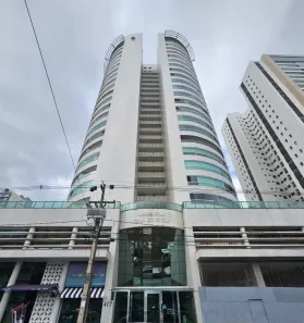 Apartamento com 4 Quartos para alugar, 148m² no Zona 07, Maringá