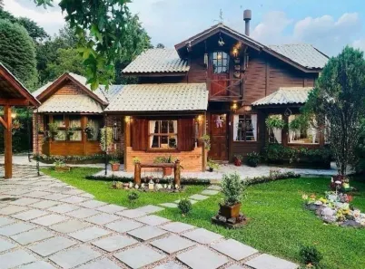Casa com 4 Quartos à venda, 250m² no Planalto, Gramado