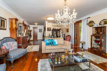 Casa com 3 Quartos à venda, 232m² no Chácara das Pedras, Porto Alegre