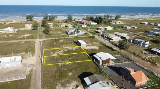Lote/Terreno à venda, 300m² no , Balneário Gaivota
