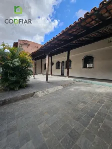 Casa com 3 Quartos para alugar, 300m² no Parque Recreio, Contagem