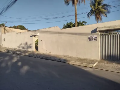Casa com 6 Quartos à venda, 251m² no Santa Lúcia, Maceió