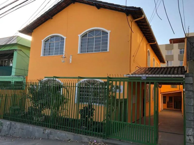Casa com 8 quartos — Calafate, Belo Horizonte
