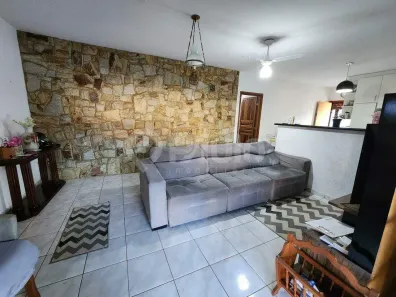 Casa com 3 Quartos à venda, 212m² no Jardim Torrezan, Saltinho