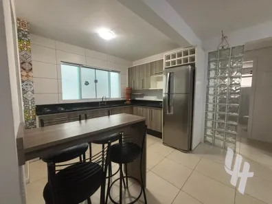 Apartamento com 2 Quartos para alugar, 68m² no Pedra Branca, Palhoça