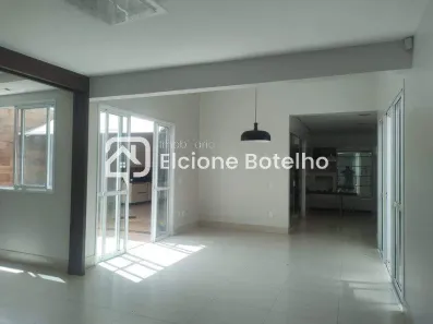 Casa com 3 Quartos para alugar, 250m² no Jardim Patrícia, Uberlândia