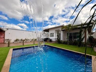 Casa com 3 Quartos à venda, 200m² no Centro, Contagem