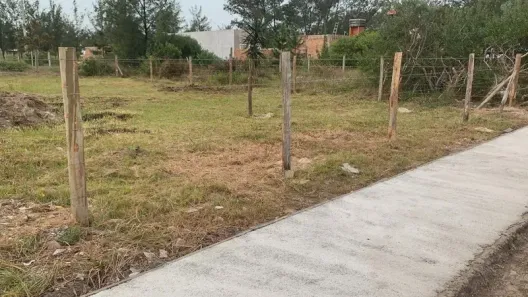 Lote/Terreno à venda, 275m² no Capão da Canoa, Capão da Canoa