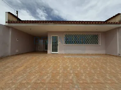 Casa com 3 Quartos à venda, 200m² no Taguatinga Norte, Brasília