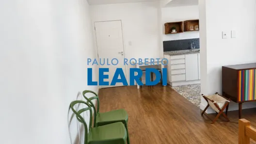 Apartamento com 2 Quartos para alugar, 55m² no Centro, Florianópolis