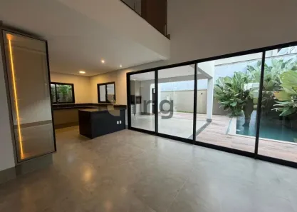 Sobrado com 3 Quartos para alugar, 210m² no Jardins Barcelona, Senador Canedo