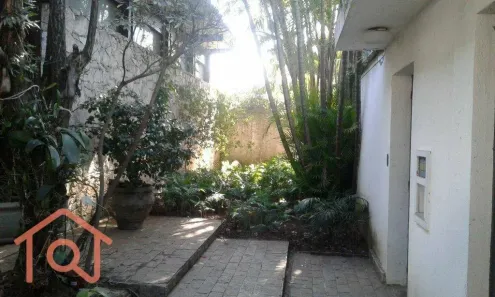 Casa com 3 Quartos para alugar, 295m² no Jardim Everest, São Paulo