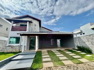 Casa de Condomínio com 3 Quartos à venda, 260m² no Loteamento Belavilla I, Pouso Alegre