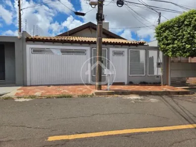 Casa com 3 Quartos à venda, 193m² no Jardim Monte Líbano, Campo Grande