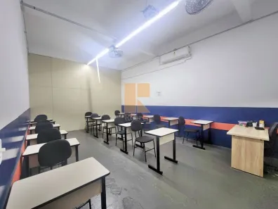 Prédio Comercial à venda, 650m² no Bom Retiro, São Paulo