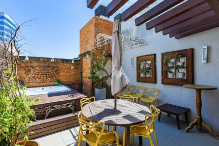 Apartamento com 2 Quartos à venda, 50m² no Moinhos de Vento, Porto Alegre