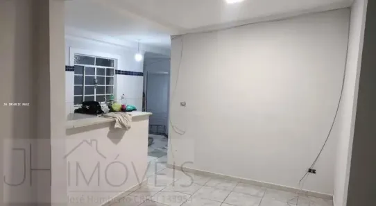 Casa com 2 Quartos para alugar, 50m² no Jardim Planalto, Mogi das Cruzes