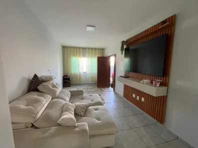 Casa com 3 Quartos à venda, 172m² no De Lourdes, Anápolis