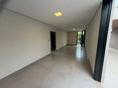 Casa com 3 Quartos à venda, 150m² no Umuarama, Uberlândia