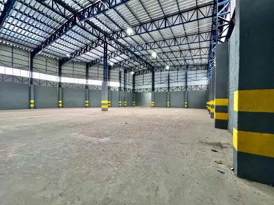 Galpão/Depósito/Armazém para venda ou aluguel, 2000m² no Parque Paraíso, Itapecerica da Serra