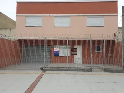 Casa com 3 Quartos para alugar, 80m² no Centro, Pelotas