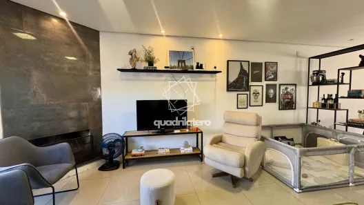 Sobrado com 3 Quartos à venda, 106m² no Laranjal, Pelotas