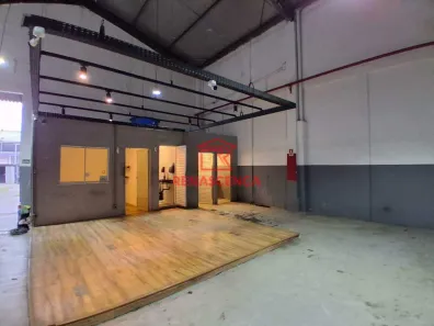 Galpão/Depósito/Armazém para alugar, 339m² no Tanque, Rio de Janeiro