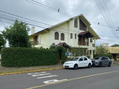 Casa com 4 Quartos para alugar, 400m² no Centro, Gravataí