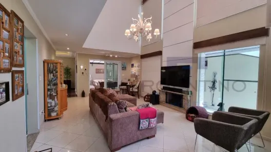 Casa de Condomínio com 3 Quartos para alugar, 244m² no Vila Oliveira, Mogi das Cruzes