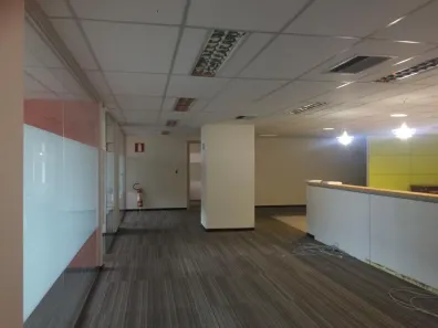 Sala Comercial para alugar, 1000m² no Vila da Serra, Nova Lima